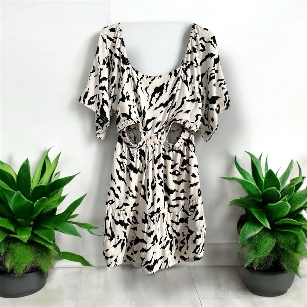 Saltwater Luxe Black And Cream Mini Dress Euc
